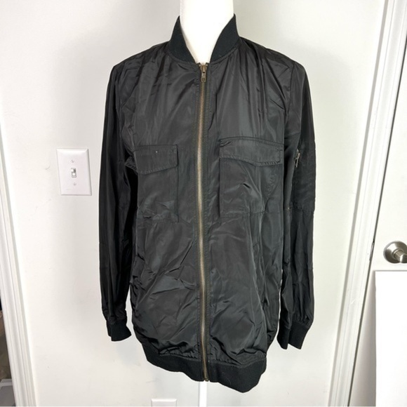 Forever 21 black bomber jacket womens small full zip with gold accents - Picture 1 of 7